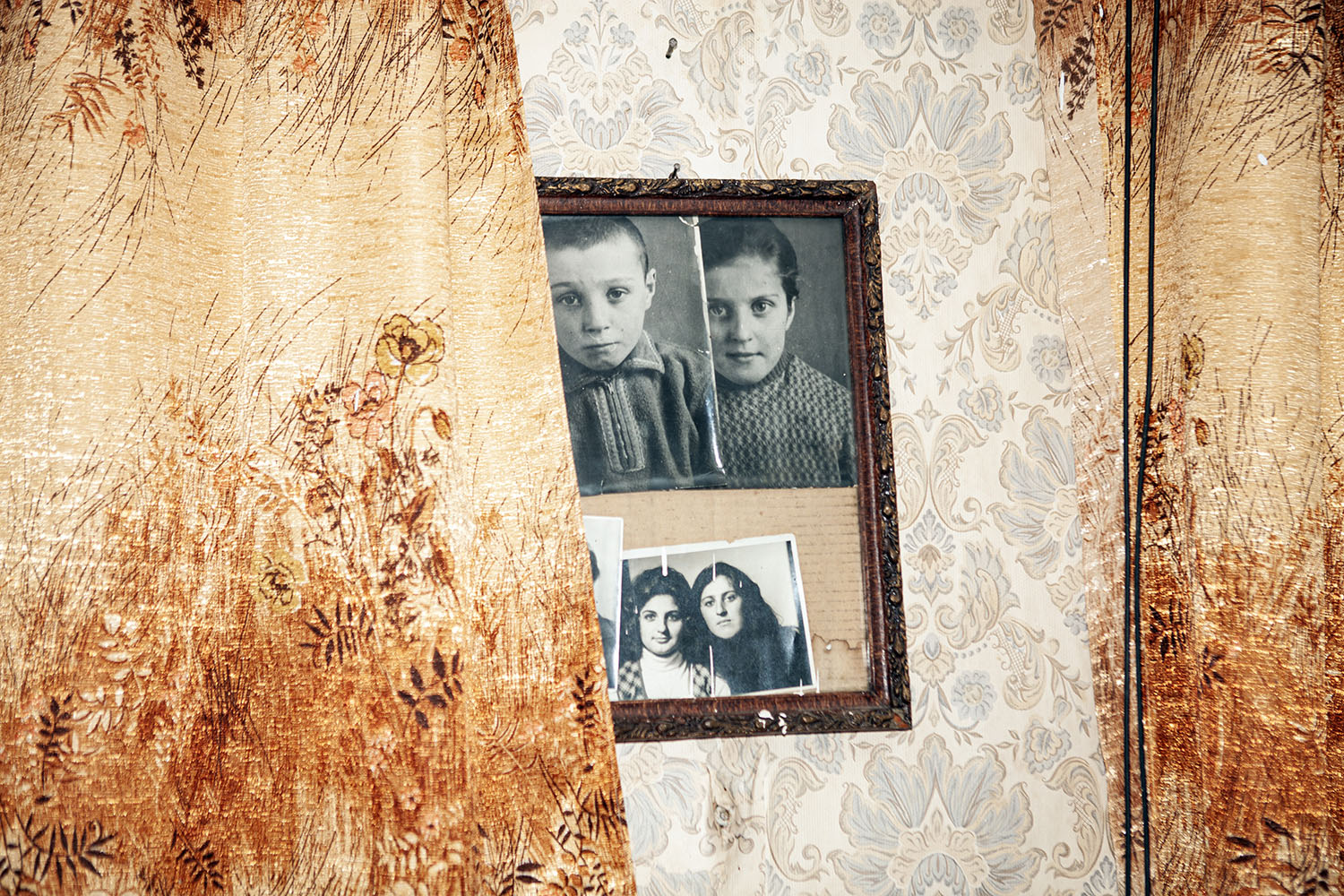 Family photographs at Smolskaya Safiya Vyachaslavauna (1934) private house 
